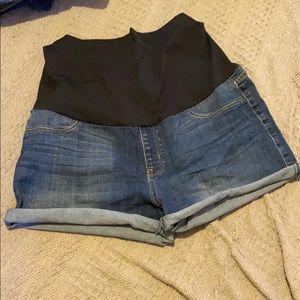 Maternity shorts